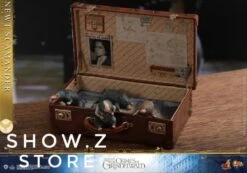 [Pre-Order] Hot Toys HT 1/6 Newt Scamander MMS512 Fantastic Beasts: The Crimes Of Grindelwald -Toy Store 1a0aa21c3e