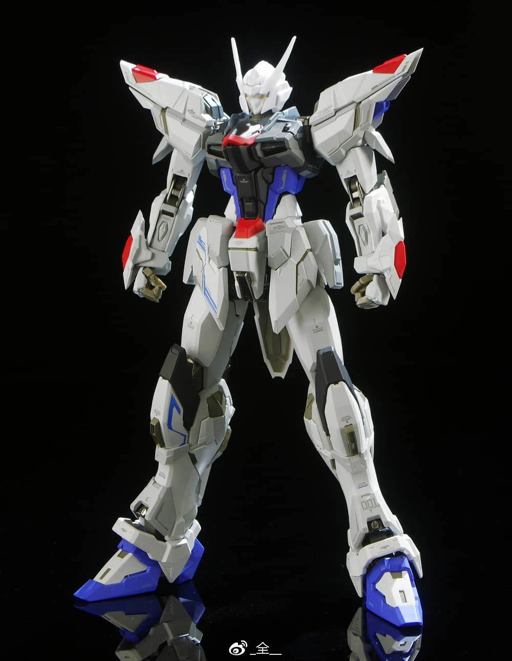 Wuming WMNL NoName 1/100 MG ZGMF-X10A ZGMFX10A Freedom Gundam Version 2.0 11 Wuming WMNL NoName 1/100 MG ZGMF-X10A ZGMFX10A Freedom Gundam Version 2.0 - Image 9