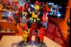 Hasbro POTP Titan Class Predaking Feral Rex Set Of 5 Figures -Toy Store 3e1d31c38a
