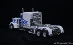 LegendaryToys LT02-W Optimus Prime MPM-04 White Version -Toy Store 940e0a3921