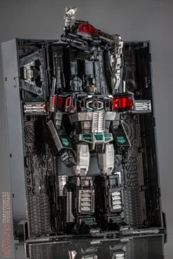 4th Party MP-10B Optimus Prime Black Version Figure & Trailer  -Toy Store e8688d2745